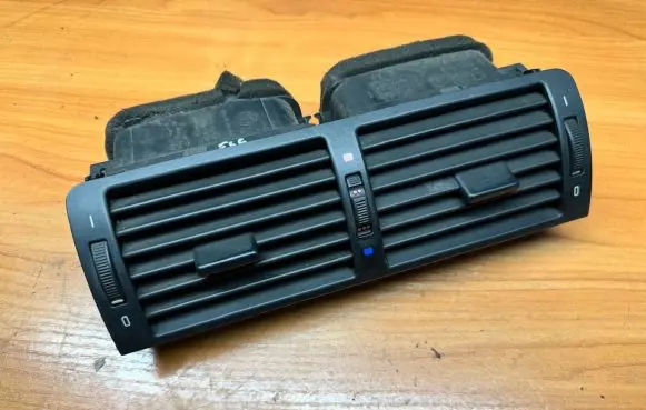BMW 3 E46 Dash center air vent grill 8363199 8370741 8361895