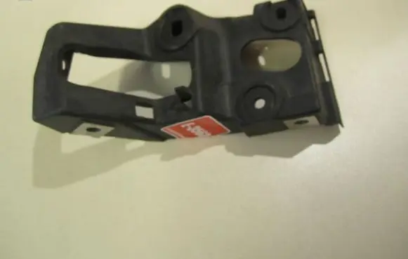 Audi A4 S4 B7 8E 8H Fender mounting bracket 8E0853921D