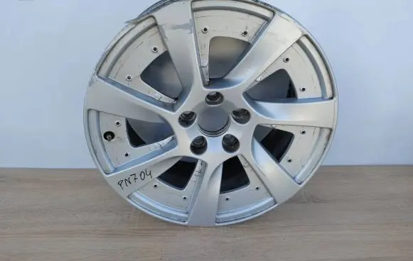 Volvo V70 R17 alloy rim 31381813