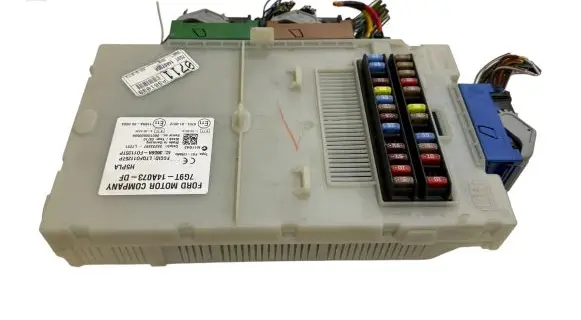 Ford Mondeo MK IV Fuse module 7G9T14A073DF 28233297 3659AF01125TP