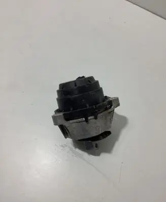 BMW X5 G05 Engine mount bracket 6860475