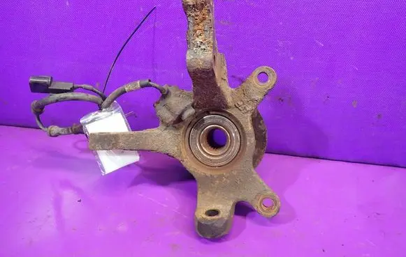 Hyundai Getz Front wheel hub spindle knuckle