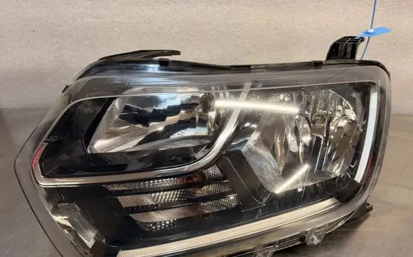 Dacia Duster II Headlight/headlamp 