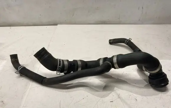Volvo V40 Engine coolant pipe/hose 31478617