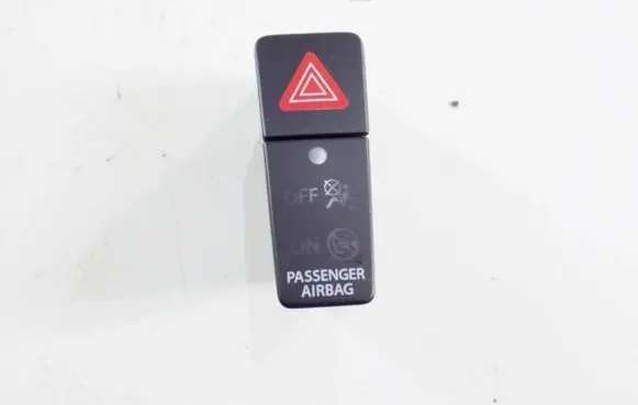 Suzuki SX4 S-Cross Hazard light switch