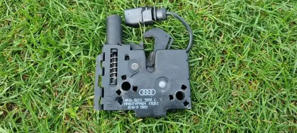 Audi A6 S6 C8 4K Engine bonnet/hood lock/catch 4K0823509C