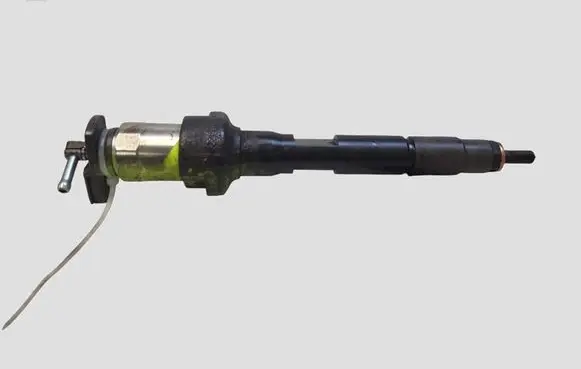 Mazda 6 Fuel injector R2AA13H50