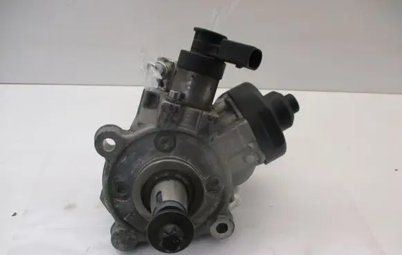 BMW 2 F45 Fuel injection high pressure pump 0445010764 8511626 B37C15A