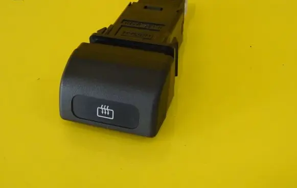 Subaru Forester SF Windscreen/window heater switch