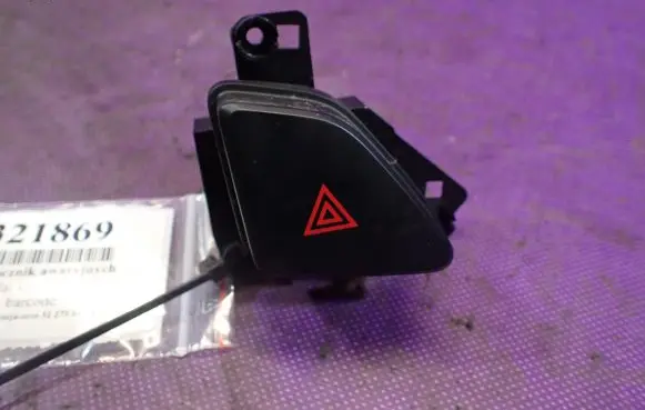 Hyundai i30 Hazard light switch 864W0140