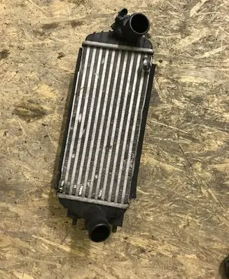 KIA Carens III Intercooler radiator