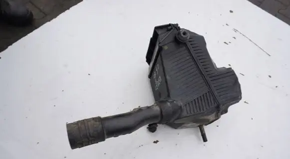 Air filter box