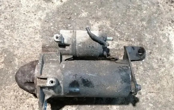 Opel Zafira A Starter motor