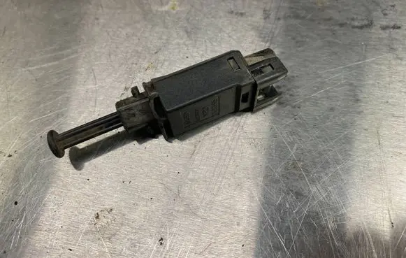 Volkswagen Golf II Brake pedal sensor switch 191945515