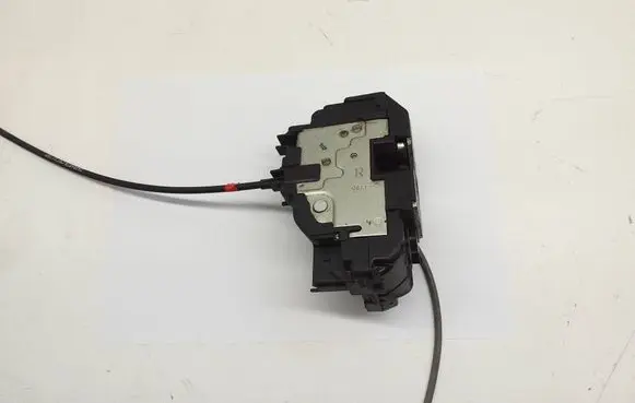 Nissan Note (E11) Front door lock 24204078