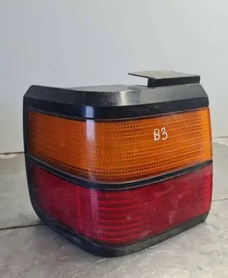 Volkswagen PASSAT B3 Tail light bulb cover holder 357945257