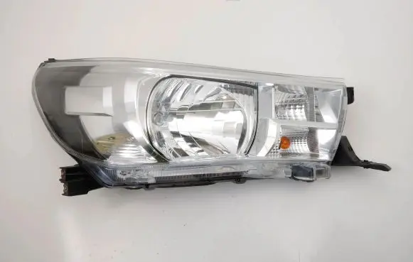 Toyota Hilux (AN120, AN130) Headlight/headlamp