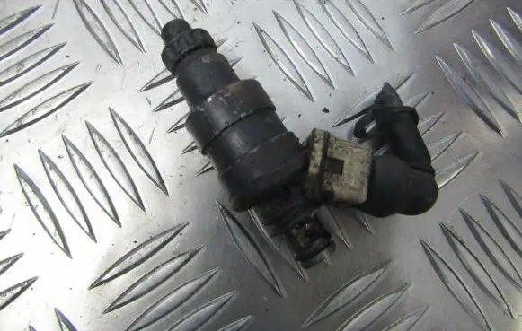 Fuel injector