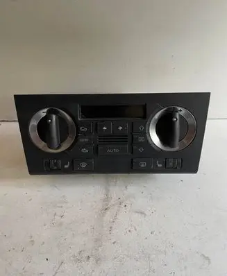 Audi A3 S3 8P Climate control unit 8P0820043A