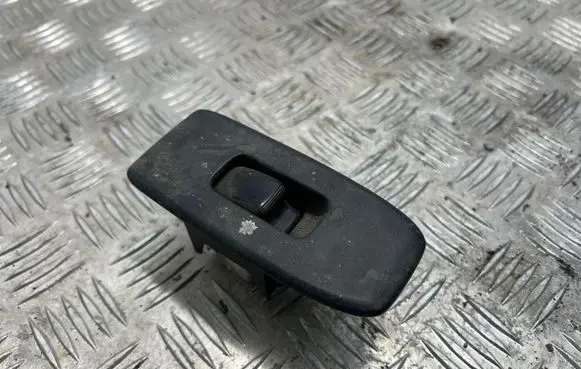 Mitsubishi Pajero Electric window control switch MR444892