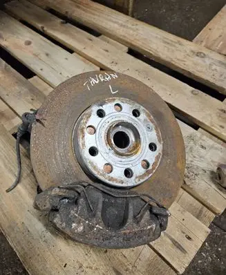 Volkswagen Touran I Front wheel hub