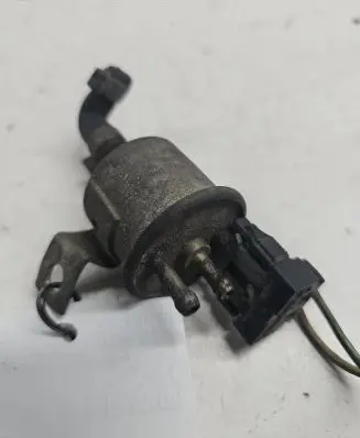 Vacuum valve