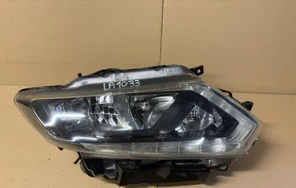 Nissan X-Trail T32 Headlight/headlamp X-TRAIL