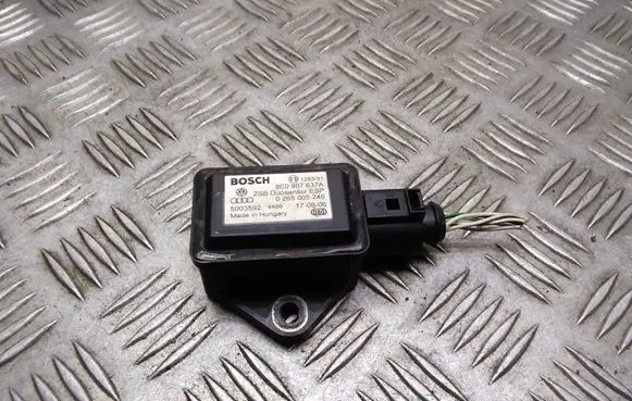 Volkswagen Phaeton ESP acceleration yaw rate sensor 8E0907637A 0265005245