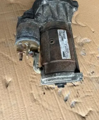 Peugeot 308 Starter motor 9646972280