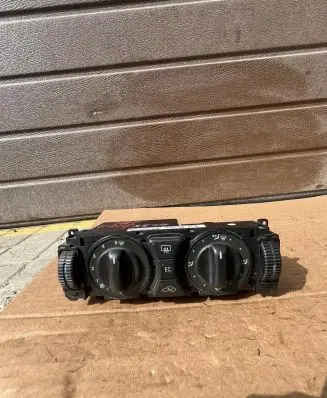 Mercedes-Benz E W210 Climate control unit 2108302085 F278