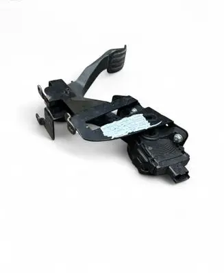 Accelerator throttle pedal