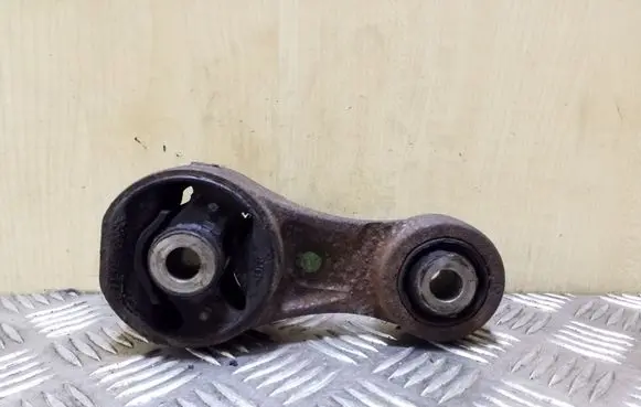 Honda Accord Engine mount bracket