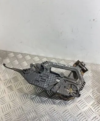 Skoda Octavia Mk2 (1Z) Headlight/headlamp mounting bracket 1Z0941339