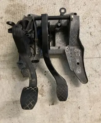 Volkswagen Touareg I Pedal assembly 7L6721031AD