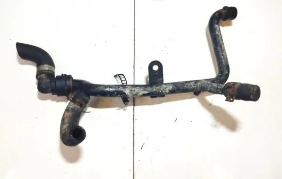 Volkswagen PASSAT B5.5 Engine coolant pipe/hose