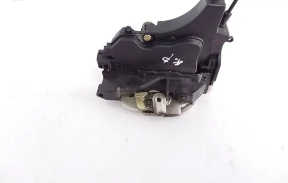 Mitsubishi Grandis Front door lock