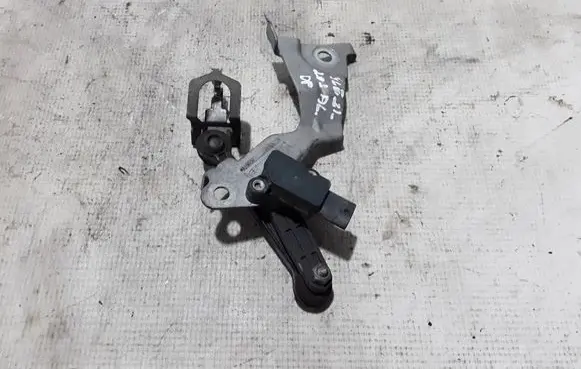 Mercedes-Benz GLE W167 Air suspension front height level sensor A1673205605