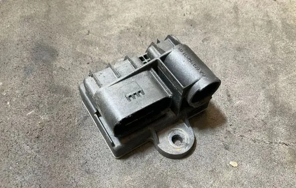 Mercedes-Benz Sprinter W906 Glow plug pre-heat relay A6519003103 51299070D 1903000544103