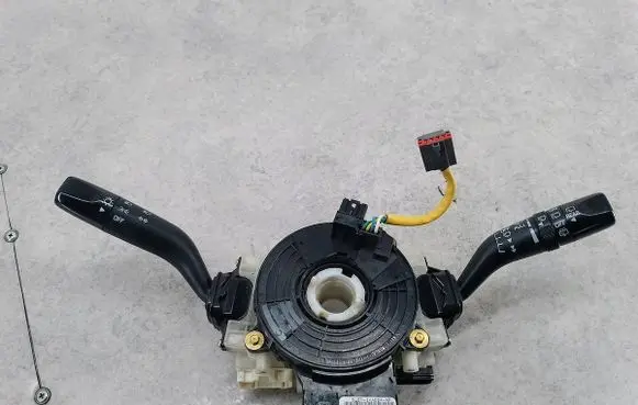 Ford Maverick Wiper turn signal indicator stalk/switch 5L8T14A664AF