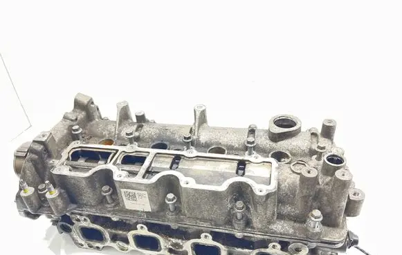 Jaguar XE Engine head G4D36J011BB