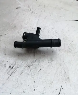 Volkswagen Golf IV Engine coolant pipe/hose 038121133