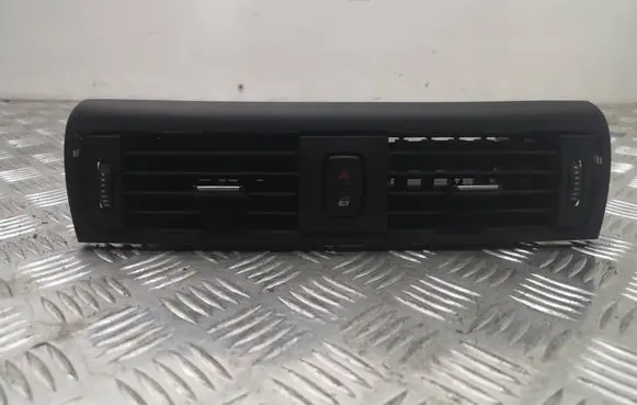 BMW 1 F20 F21 Dash center air vent grill 9205357 507891