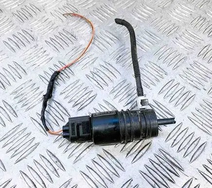 BMW 3 F30 F35 F31 Windscreen/windshield washer pump 3437380 7302589