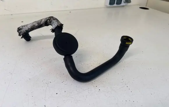 Renault Trafic II (X83) Breather/breather pipe/hose 3911171919