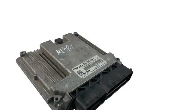 Volkswagen Golf VII Engine control unit/module 04L907309A 0281018526