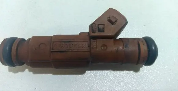 Volvo S40, V40 Fuel injector 0280155831 9186340