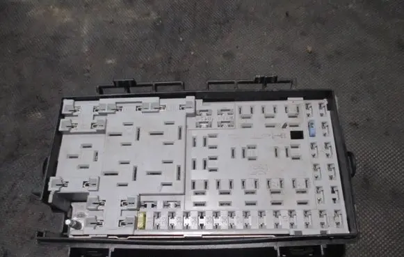 Fiat Grande Punto Fuse module 51775622
