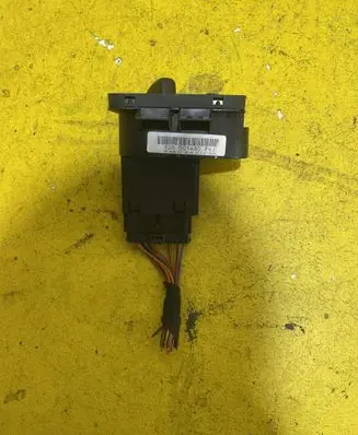 Land Rover Discovery 3 - LR3 Panel lighting control switch 501480PVJ