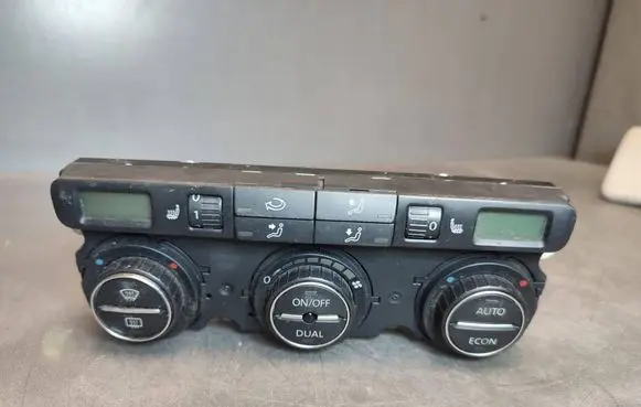 Volkswagen PASSAT B6 Climate control unit 74677532V