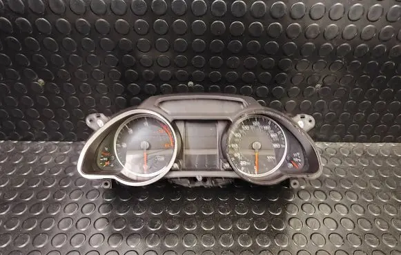 Audi A5 8T 8F Speedometer (instrument cluster) 8T0920981B